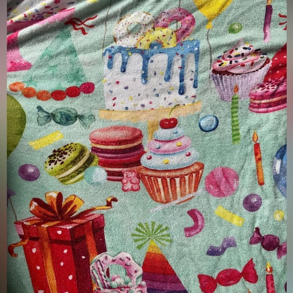 Posh Peanut “Happy Birthday” party bamboo pajama set, cake macarons sz 12-18 mos - Picture 2 of 4